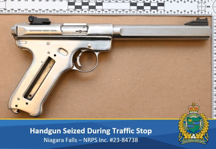 Niagara Regional Police seize gun, drugs, arrest 1 in traffic stop - image