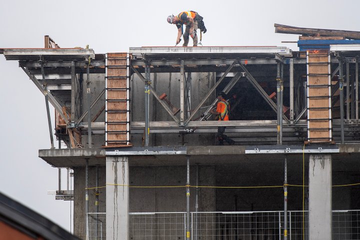 Canada is losing tens of thousands of constructions jobs