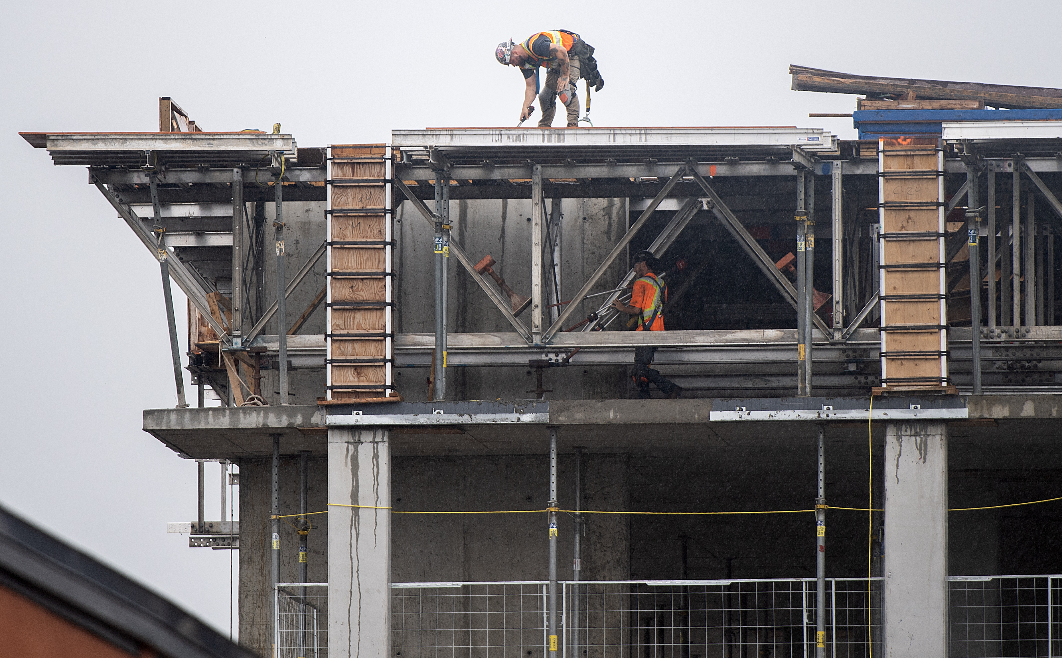 Canada is losing tens of thousands of constructions jobs 