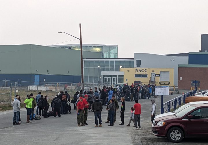 How airlines are handling the evacuation of Yellowknife amid N.W.T. fire  | 24CA News