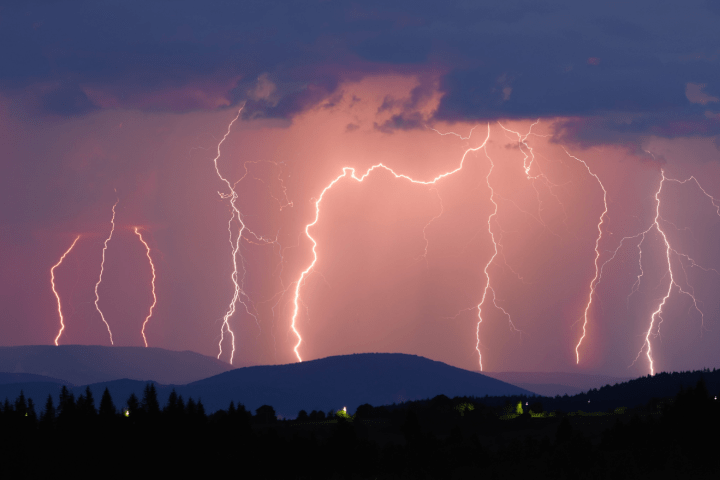 Lightning sparks new wildfires on Vancouver Island, bringing B.C.’s total to 400