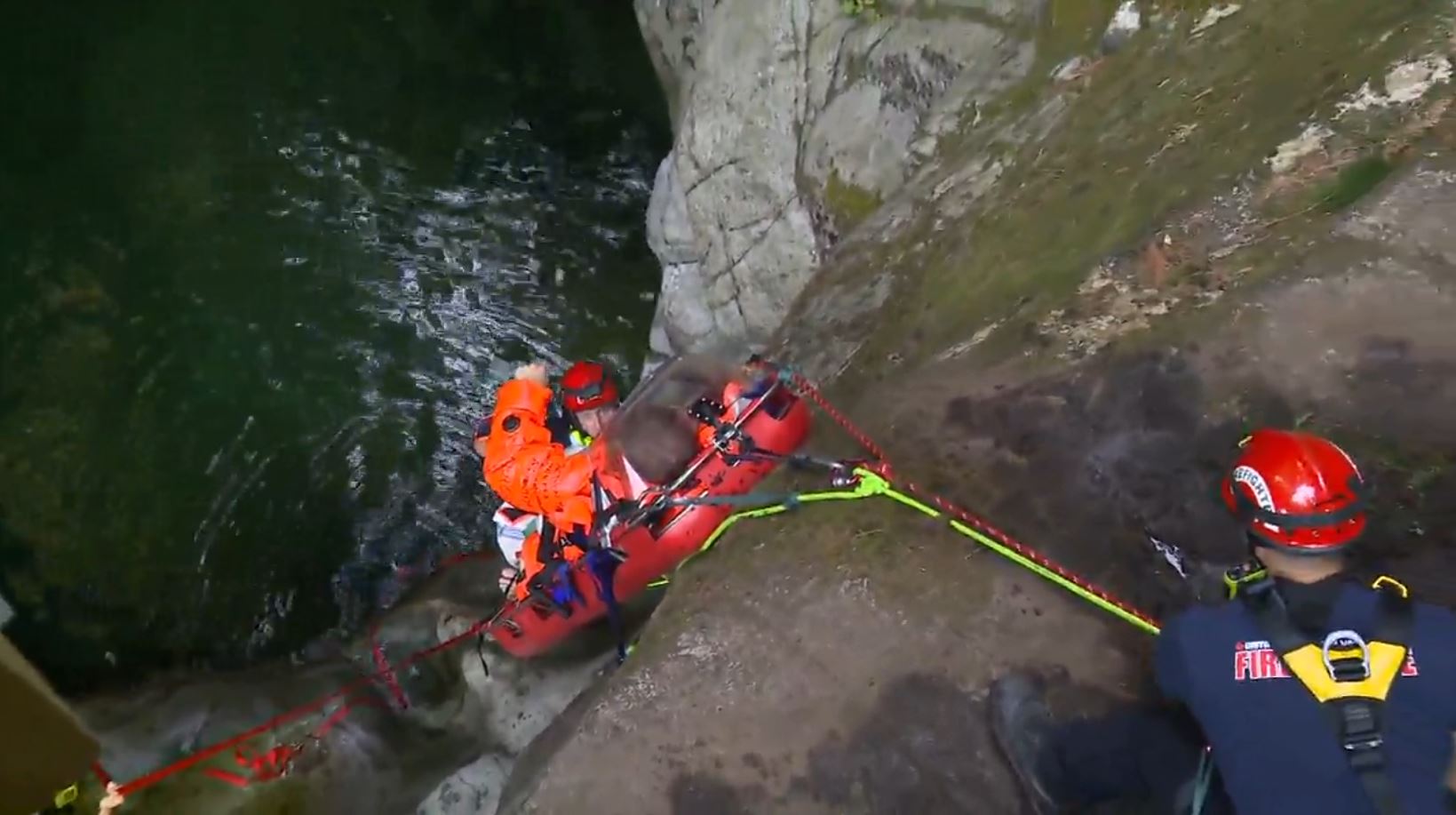 North Vancouver crews called to rescue injured cliff jumper in Lynn Canyon
