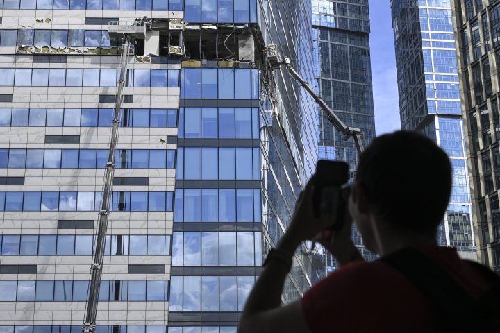 Russia blames Ukraine as drone attack damages Moscow building – National | 24CA News