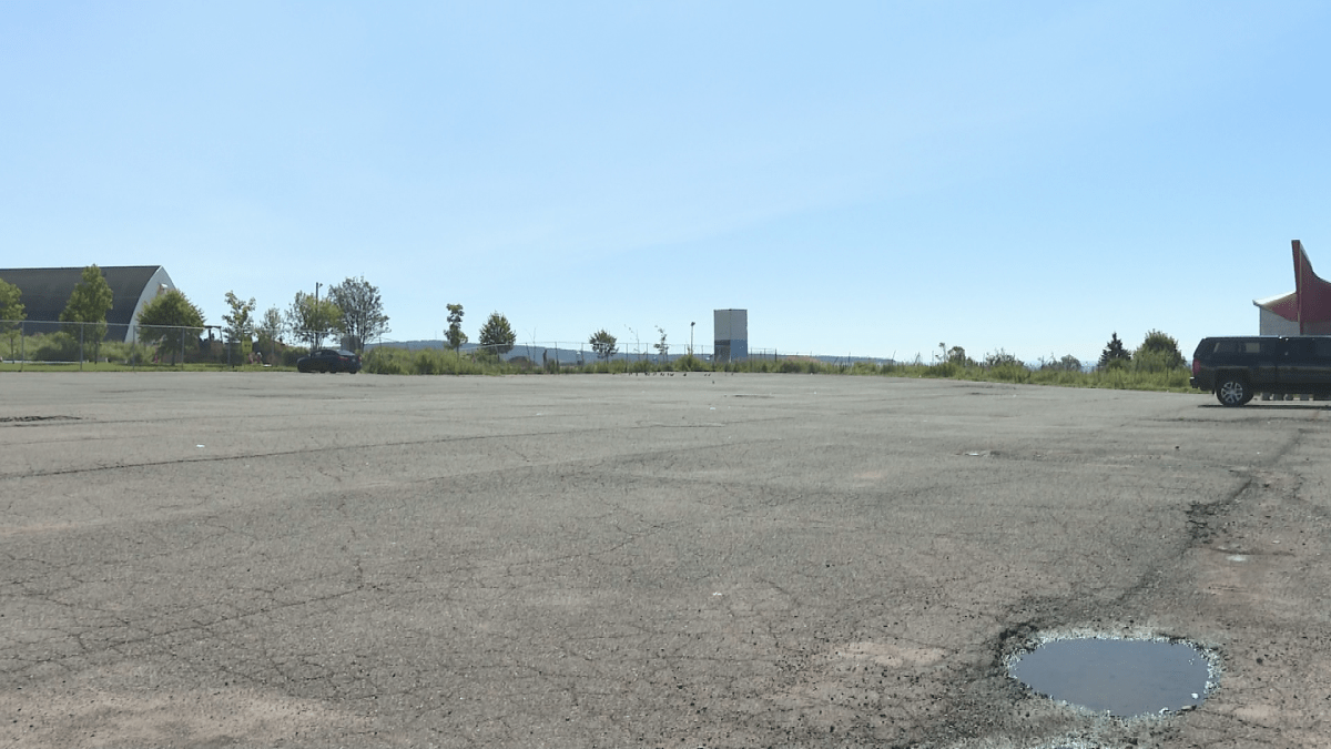 The current site is inaccessible to the public and has been vacant for years. It is unsuitable for residential or commercial development.