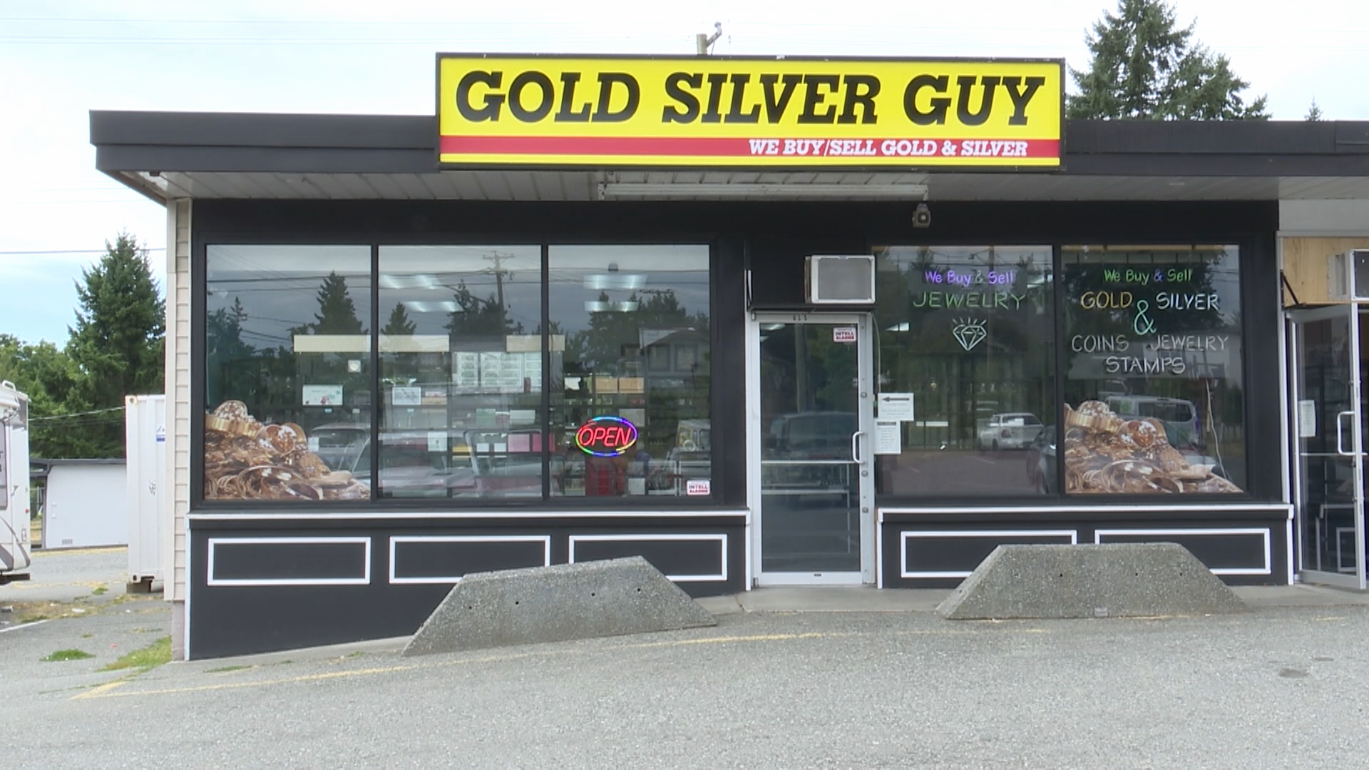 Gold Buyer Toronto & Barrie: Jewelery & Watch Buyers in Toronto & Barrie