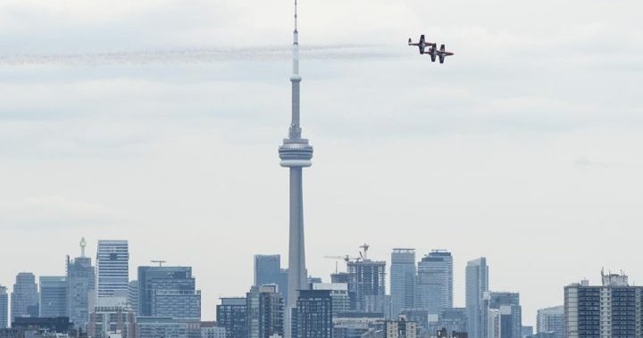 Toronto residents worry about impacts of air show noise on pets and those with PTSD