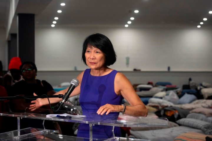 Council debates Toronto’s financial future as Chow presses for refugee shelter help
