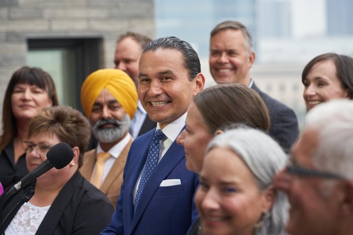 Kinew says NDP government would add 5 neighbourhood health clinics in Manitoba
