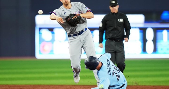 Seager’s three RBIs help Rangers sweep Blue Jays