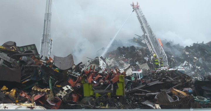 Saint John, N.B., scrapyard fire contained, shelter-in-place advisory lifted: mayor