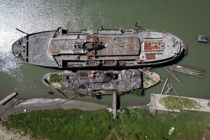 Hundreds of derelict vessels removed from Canadian waters: Coast Guard