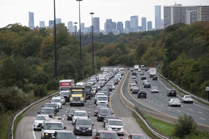 Rush hour traffic on the northbound Don Valley Parkway (L) as seen from Spanbridge Road, is photographed on Oct. 5, 2021.
