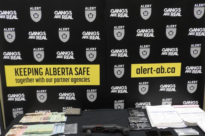 Sawed-off gun, cocaine and cash seized in Fort McMurray drug investigation
