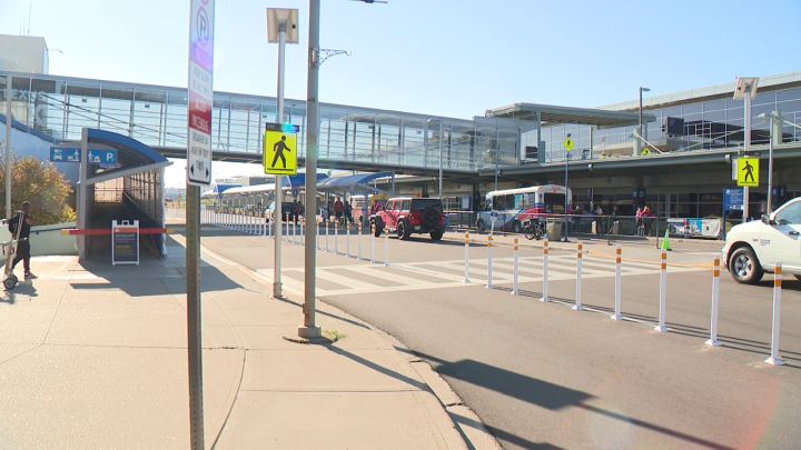 Edmonton airport to change passenger pickup, drop-off spots when construction work begins