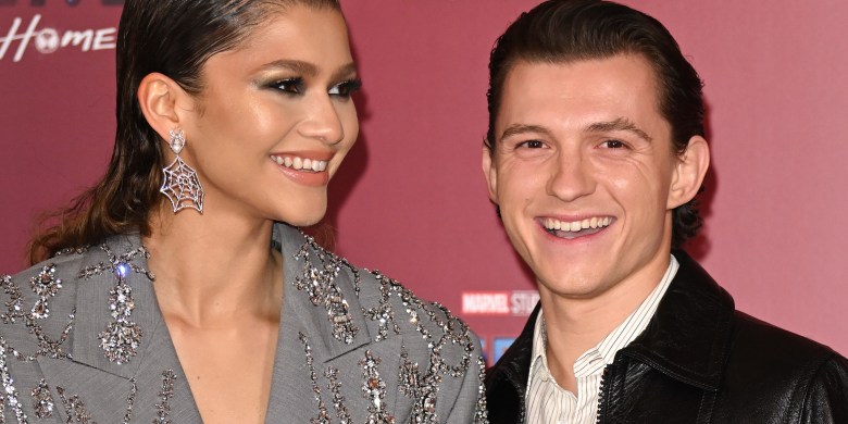 Tom Holland & Zendaya Mastered The Mute Challenge During Beyoncé Concert