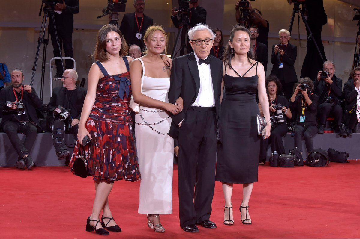 'No rape culture!': Woody Allen movie premiere spurs loud protests in ...