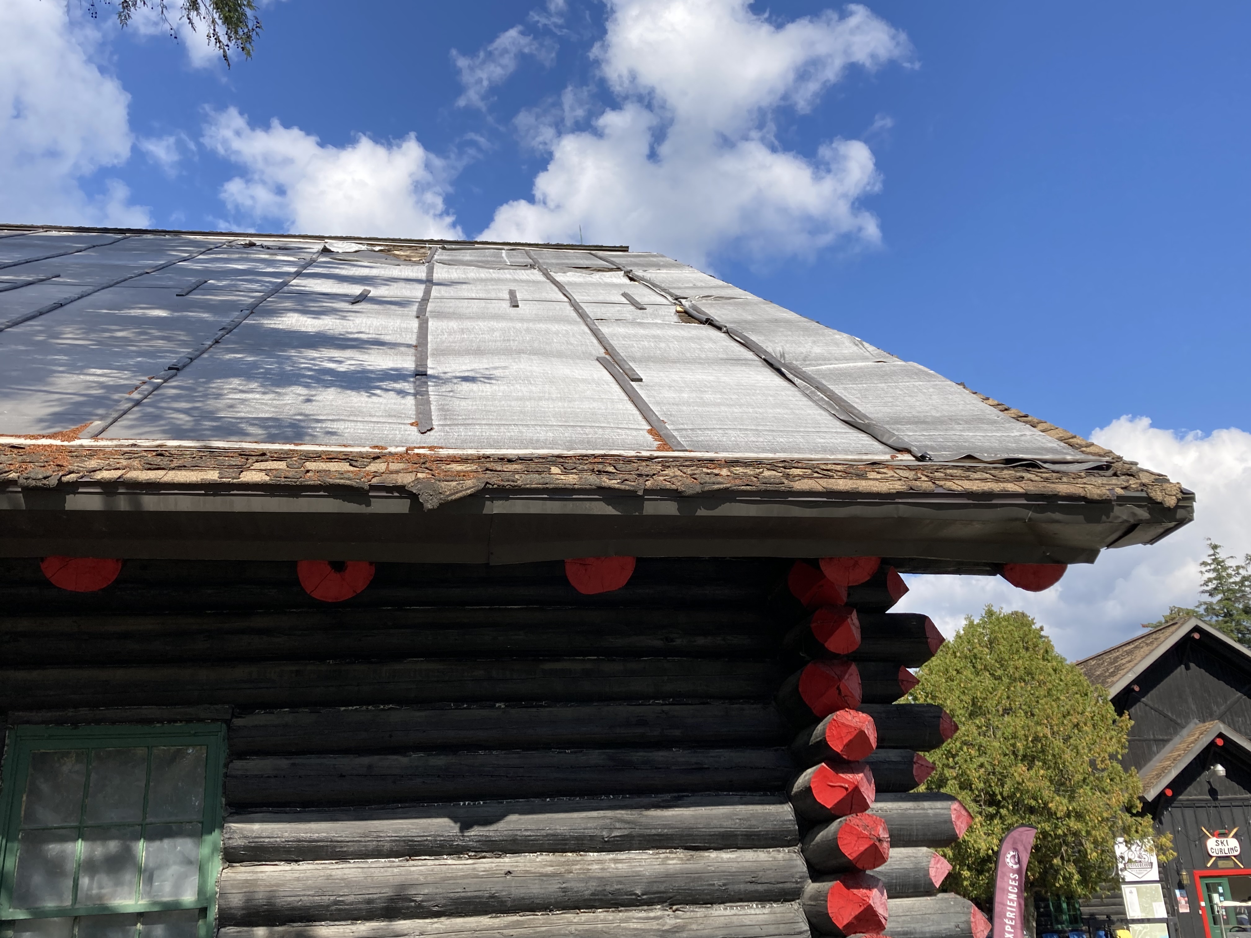 Chateau Montebello support building