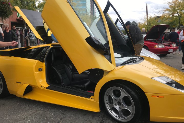 Hundreds gather in Kelowna to view annual downtown car show