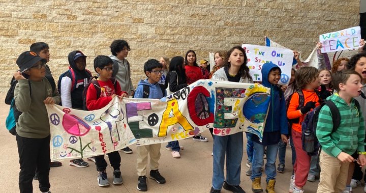 Winnipeg students march for peace at tenth annual elementary school Peace Walk