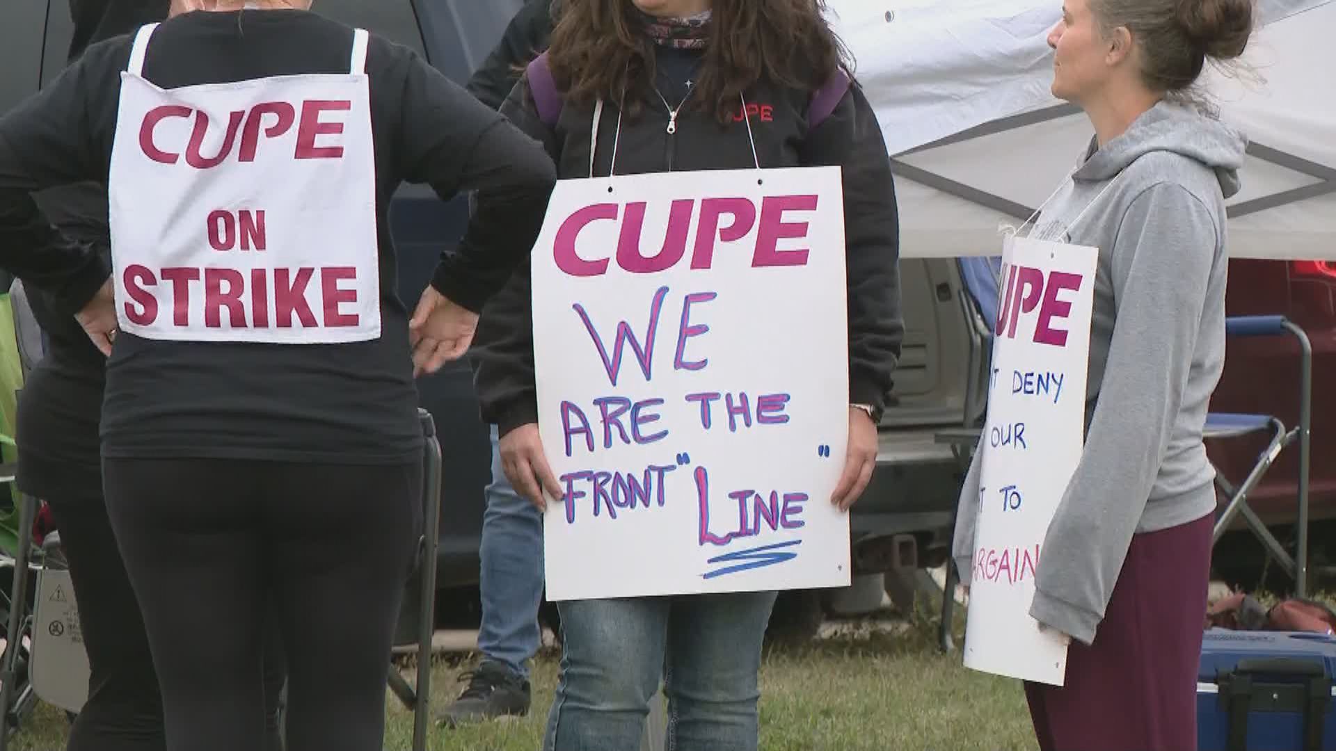 CUPE 882 claims Prince Albert mayor drove through picket line