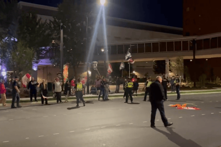 London police officer assaulted, charges laid following 'anti-Trudeau' protest - Vimarsana News