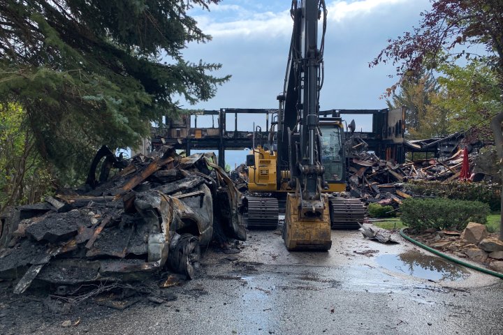 West Kelowna home destroyed by overnight garage fire