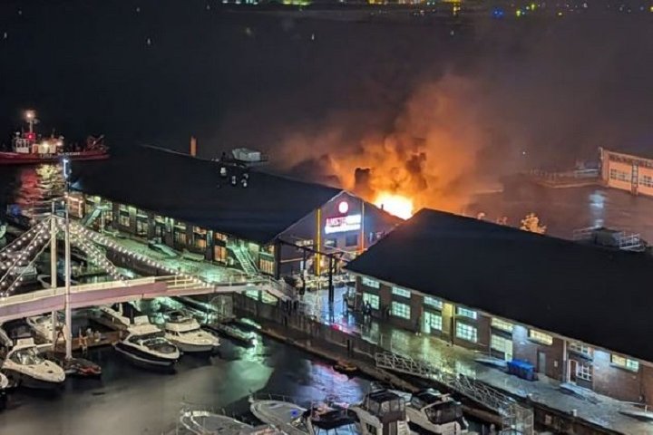 Large fire breaks out at Toronto’s Amsterdam Brewhouse dumpster