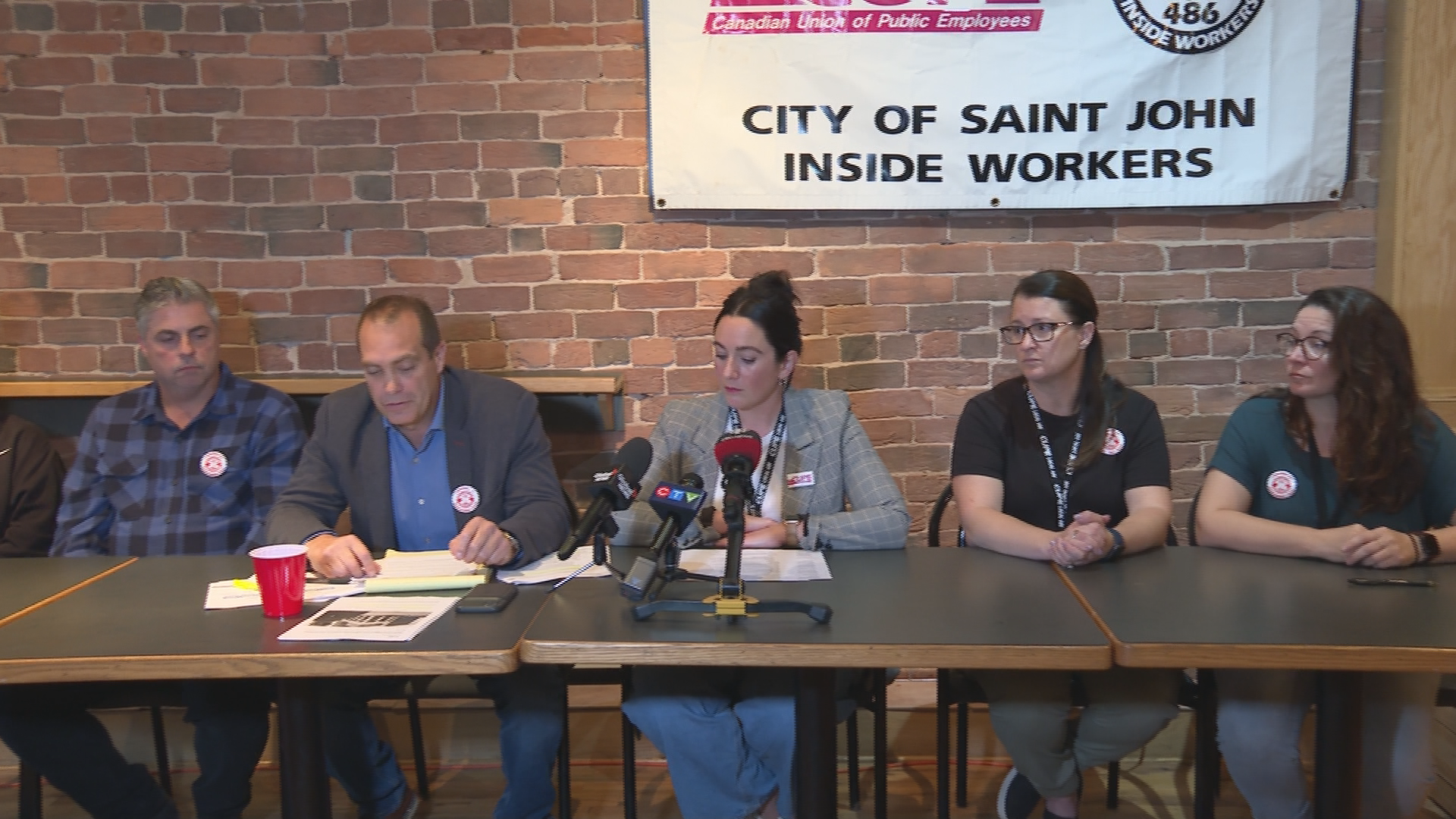 Saint John garbage pickup delayed as striking city workers picket