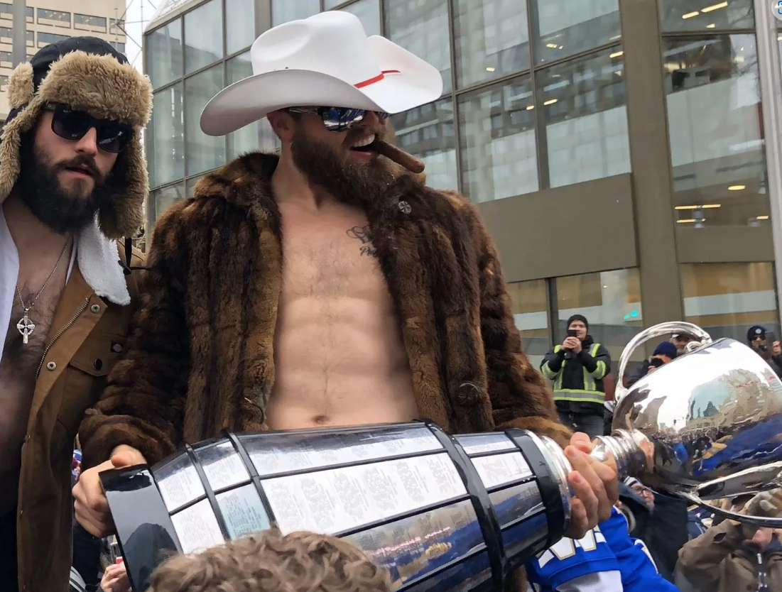 Извадете кожените си палта от склада Сините бомбардировачи от Уинипег