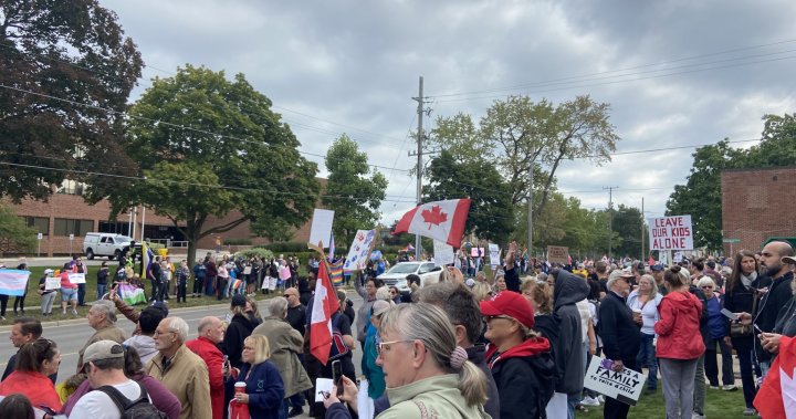 Protests over school polices on gender identity met with counter-demonstrations in London, Ont.