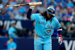 Continue reading: Rays top Blue Jays 7-5, but Jays in playoffs