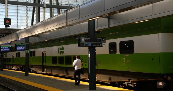 Rail outage that stranded thousands in Toronto area caused by software upgrade: CN
