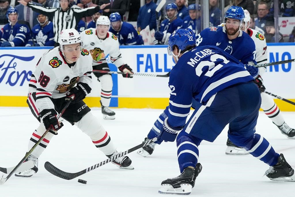 Blackhawks down Leafs in Bedard’s Toronto debut