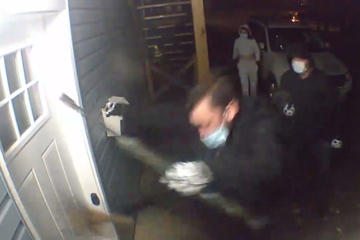 Shocking Campbell River, B.C., attempted home invasion captured on video
