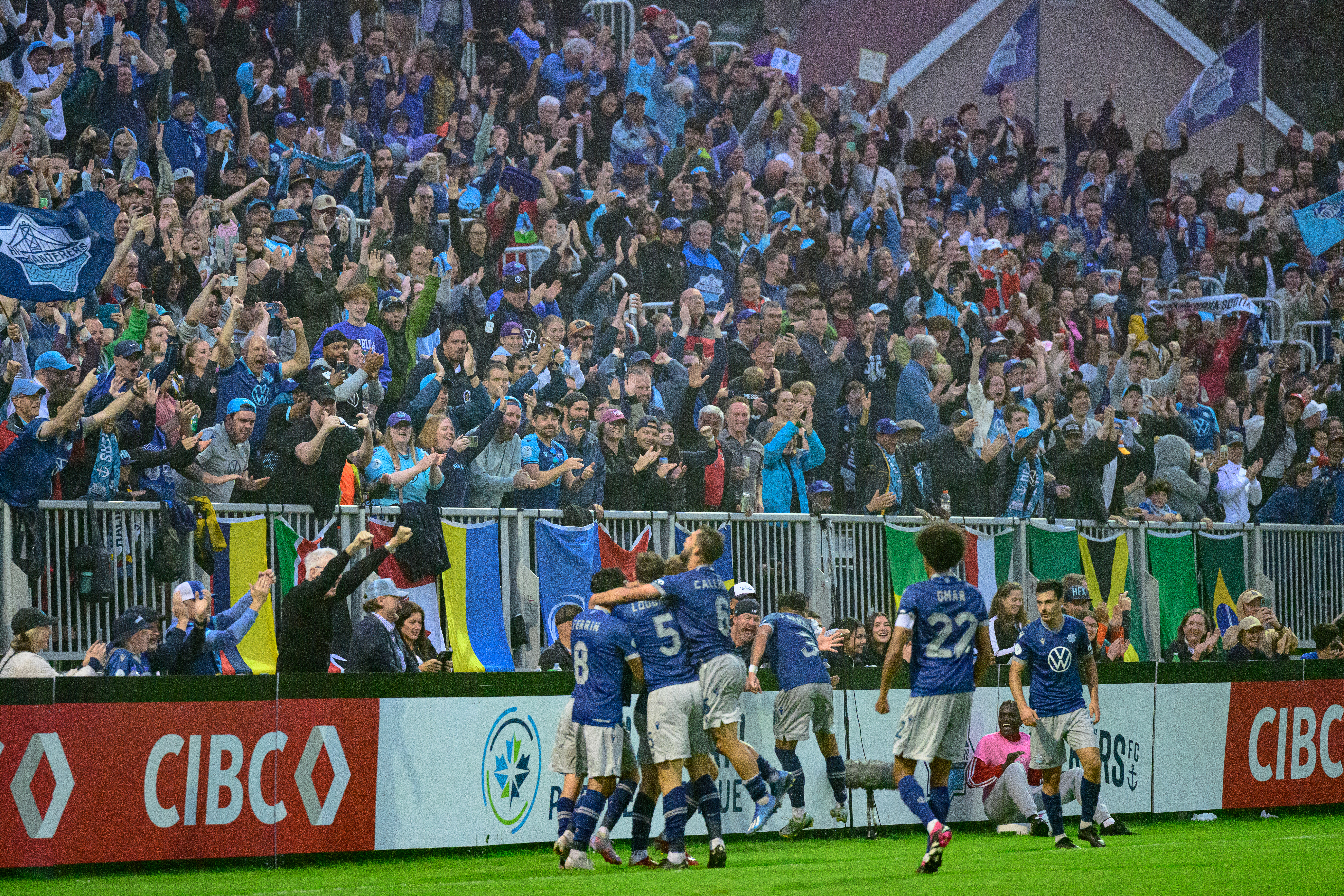 Билетите за гледане на Халифакс Уондърърс професионалния футболен отбор на