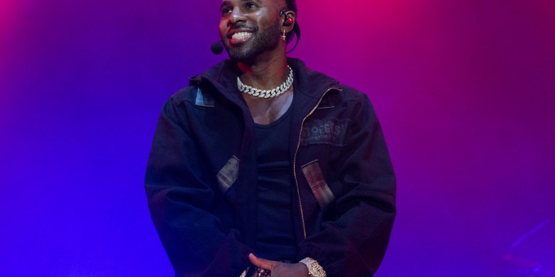 Woman sues Jason Derulo for allegedly expecting sex after record deal