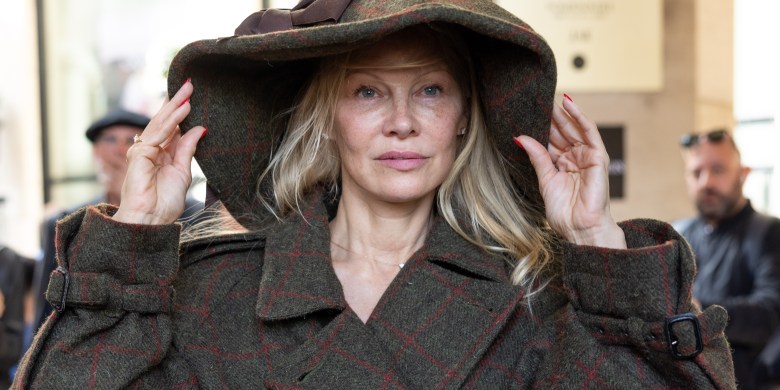 Pamela Anderson raves about new natural, makeup-free look: 'It's freedom'