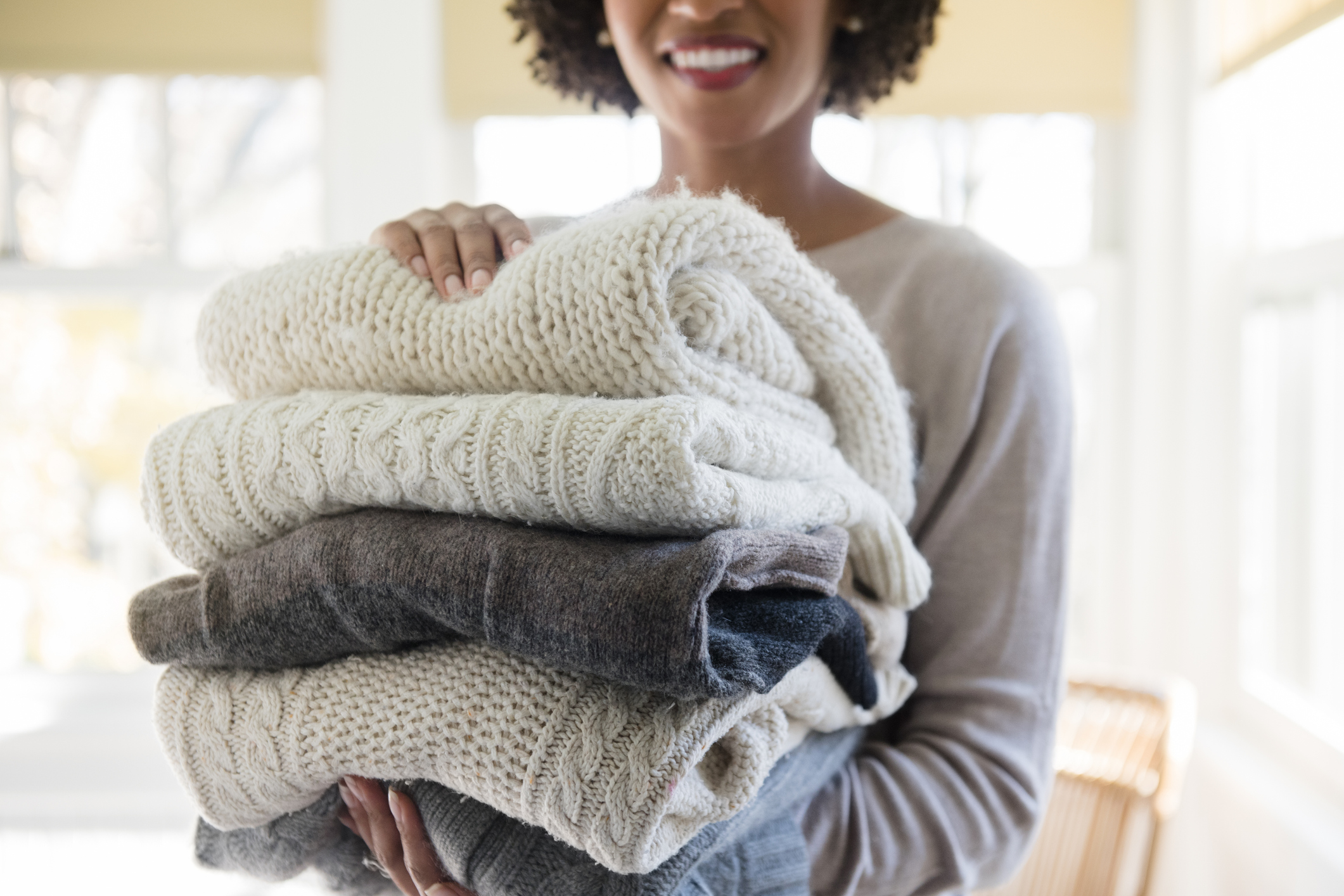 Sweater weather is here! Here’s how to organize your fall wardrobe – National | Globalnews.ca