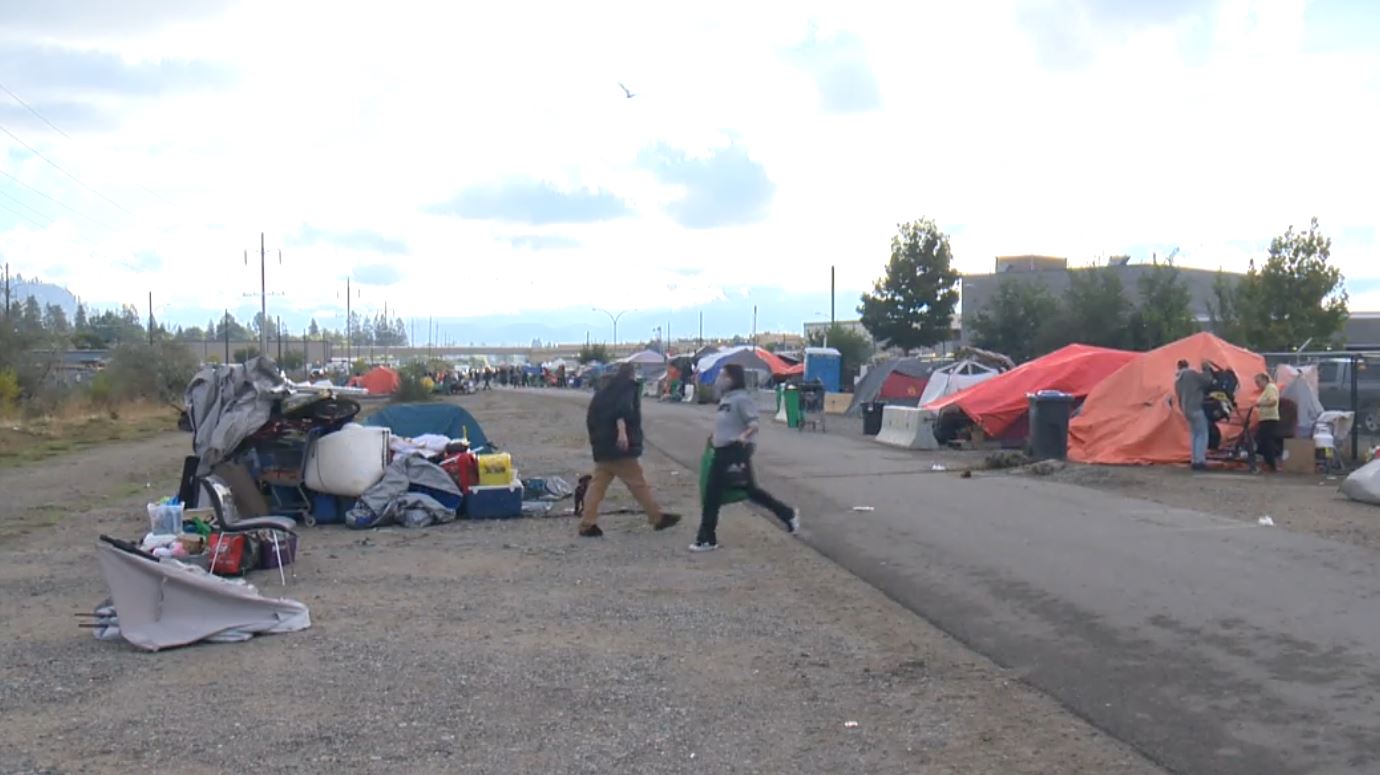 City of Kelowna begins cleanup at rail trail homeless camp