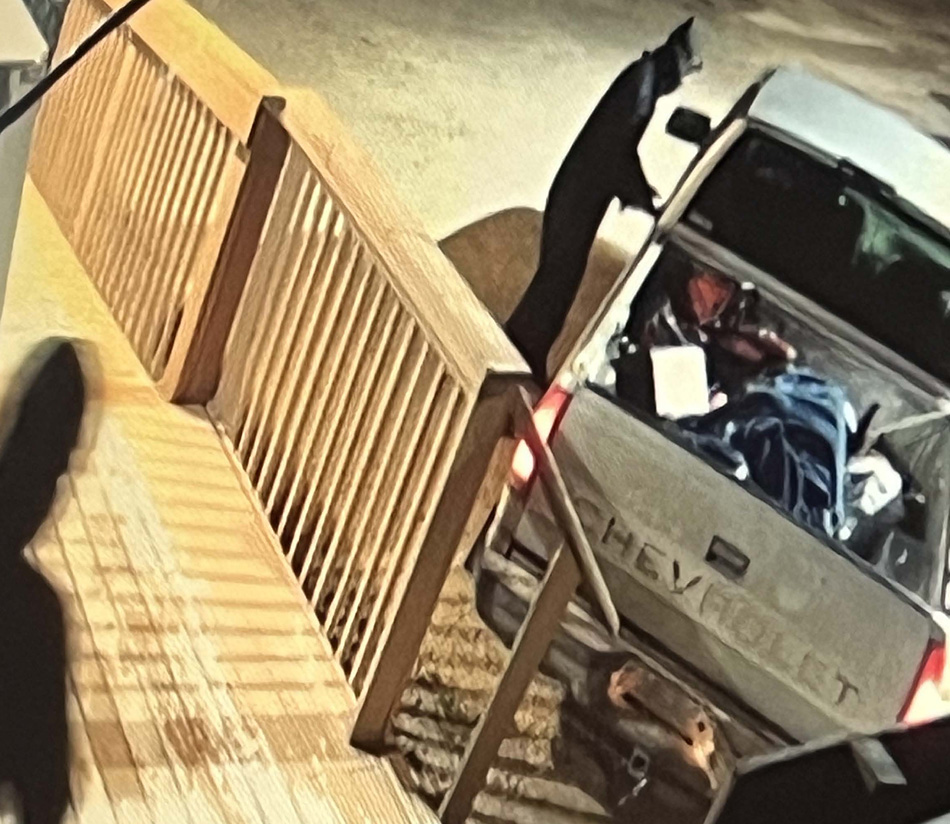 Photo of truck used in break and enter.