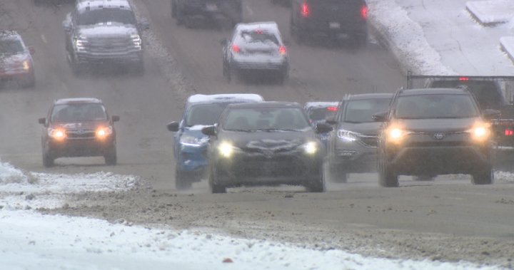 Предупреждения за снеговалеж удариха Калгари и близките райони, шофьорите са помолени да бъдат внимателни