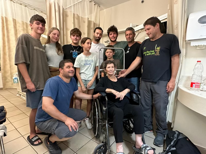 'I can't breathe': B.C. woman learns her Israeli aunt, held hostage by Hamas, is free - Vimarsana News