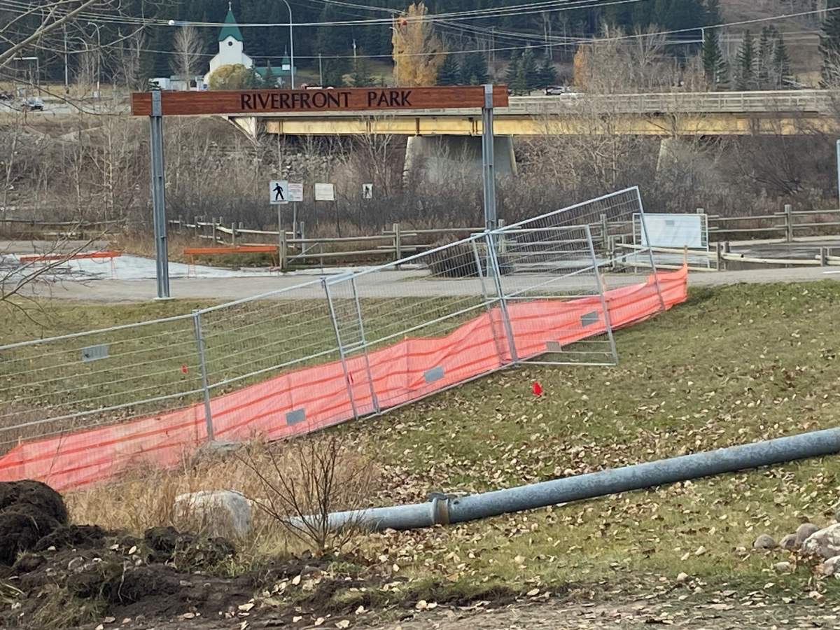 Cochrane, Alta., cancelled an emergency alert late Saturday night The alert had been issued Saturday evening after a sewer line break allowed wastewater to flow into the Bow River.