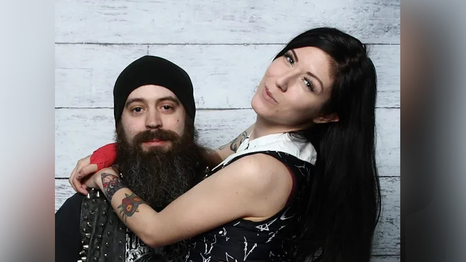 Shannon Hardy and husband Brad are seeking a partnership with a snowbird couple in an effort to evade the winter cold and save up for a mortgage by house-sitting.