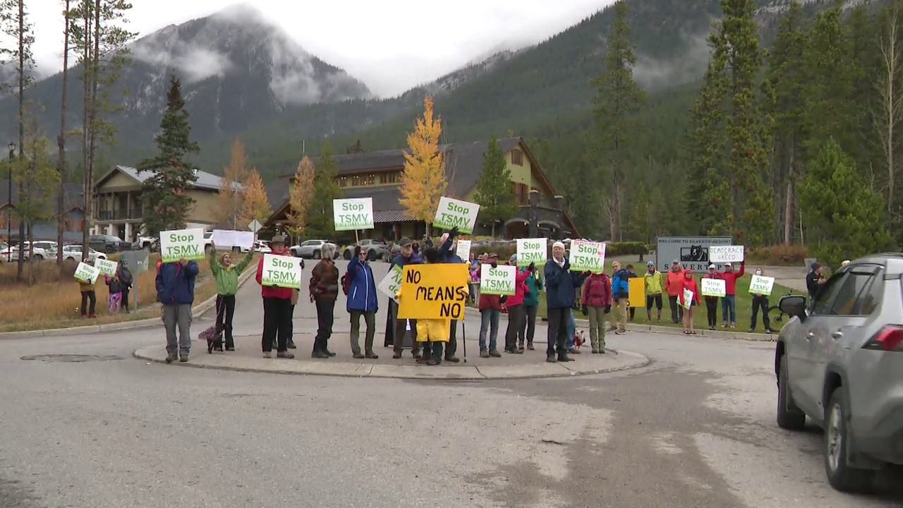 Canmore residents appeal to premier outside meeting with developers