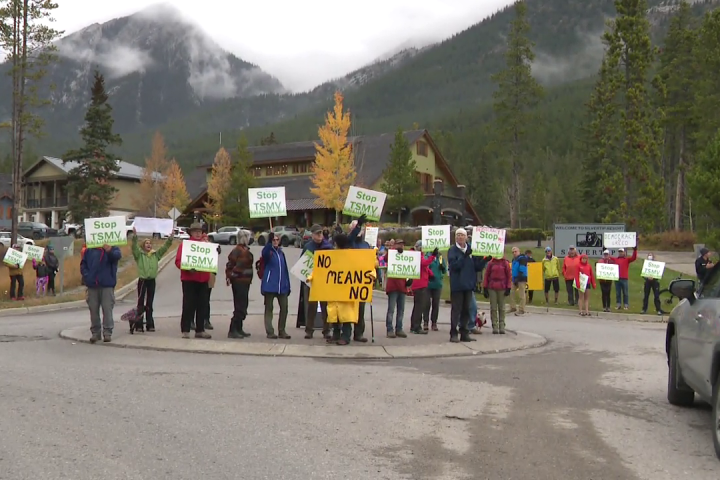Canmore residents appeal to premier outside meeting with developers