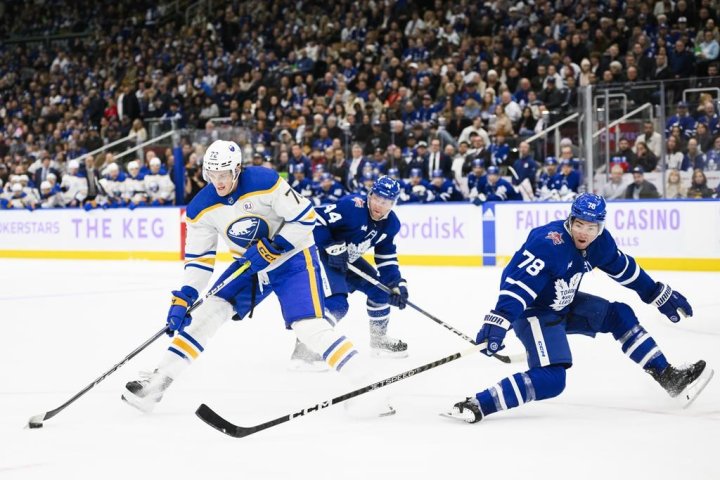 Tuch scores winner, Sabres down Maple Leafs 6-4