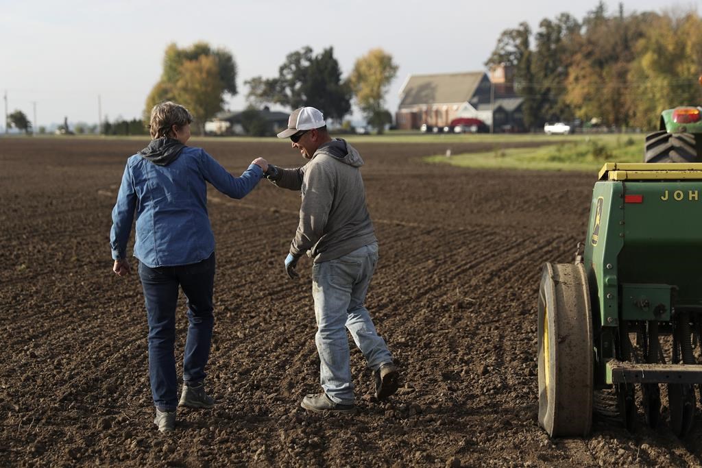 Manitoba Farmer Wellness Program extends services to non-family farm employees