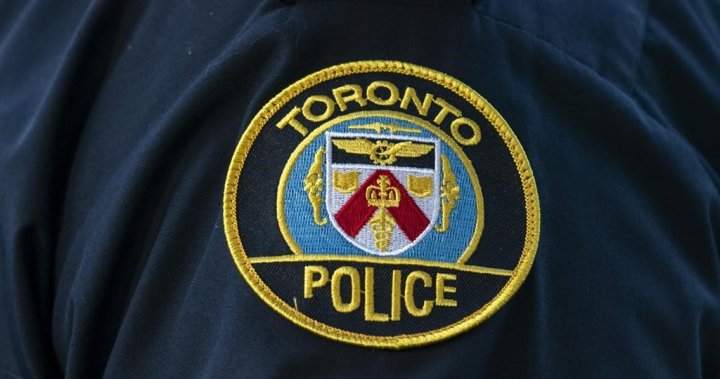 Полицията в Торонто съобщи че е арестувала 34 годишен мъж за