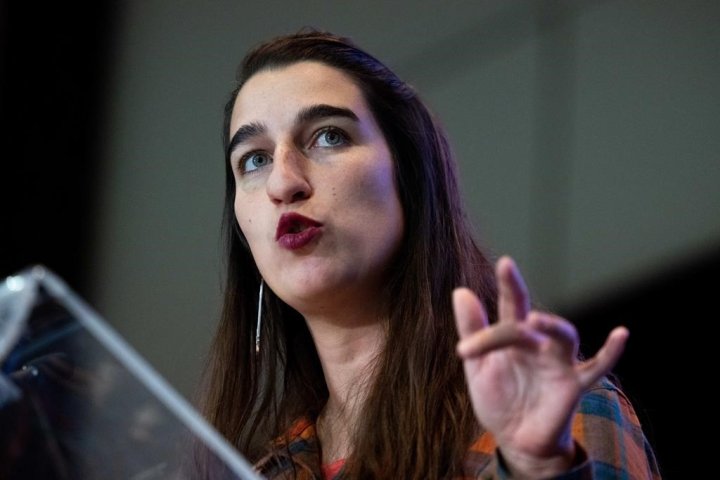 Québec solidaire elects Émilise Lessard-Therrien to replace Manon Massé as co-spokeswoman